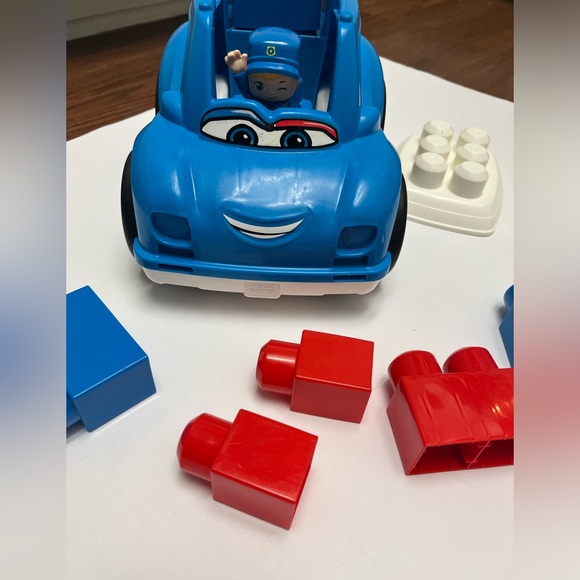 โฅ๏ธ FREE with any purchase ๐๐ฝ Fisher-Price ๐๐ Mega Bloks Peter Police Car - Picture 9 of 14